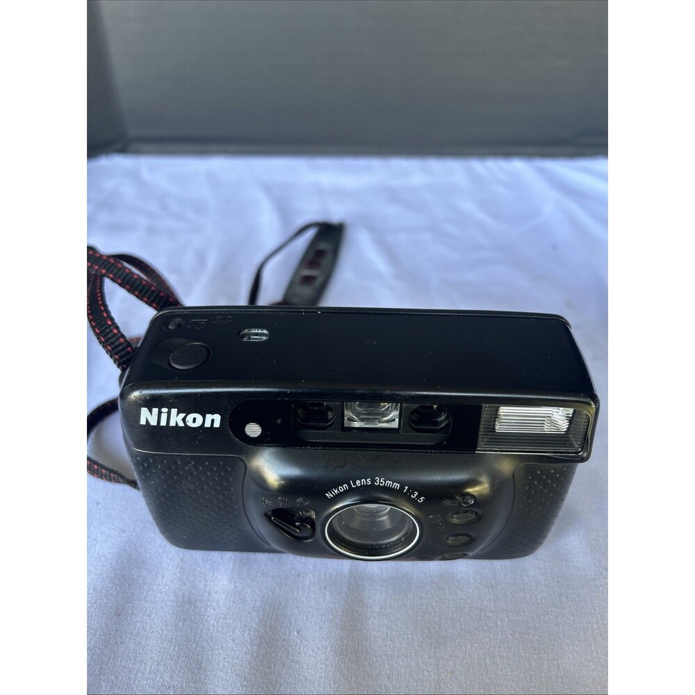 Nikon AW35 Point And Shoot Waterproof Camera 35mm Film Camera With Soft Case - Picture 2 of 6